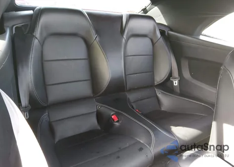 2020 Ford Mustang Ecoboost Premium z USA, uszkodzony, nr VIN 1FATP8UH2L5101495